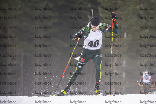 17.11.2021, xkvx, German Qualifiers - Sprint Men, v.l. Simon Gross (Germany) in aktion / in action competes