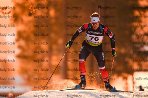 25.11.2021, xetx, Biathlon IBU Cup Idre, Sprint Men, v.l. Aidan Millar (CAN)