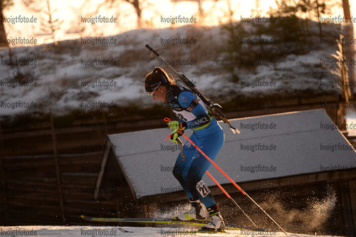25.11.2021, xetx, Biathlon IBU Cup Idre, Sprint Women, v.l. Caroline Colombo (FRANCE)