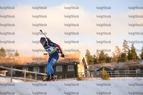 25.11.2021, xetx, Biathlon IBU Cup Idre, Sprint Women, v.l. Lea Meier (SWITZERLAND)