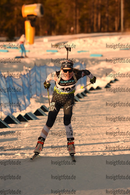 25.11.2021, xetx, Biathlon IBU Cup Idre, Sprint Women, v.l. Lina Farra (USA)