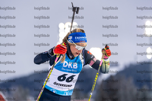27.11.2021, xkvx, Biathlon IBU World Cup Oestersund, Individual Women, v.l. Anna Weidel (Germany) in aktion / in action competes
