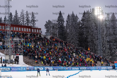 27.11.2021, xkvx, Biathlon IBU World Cup Oestersund, Individual Women, v.l.  Zuschauer / Fans