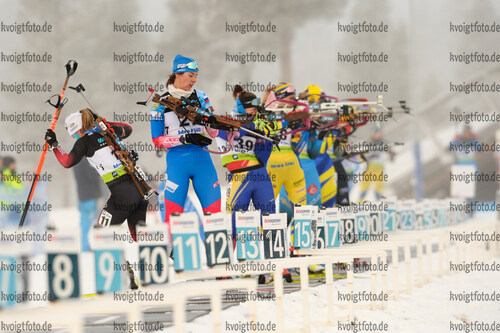 28.11.2021, xetx, Biathlon IBU Cup Idre, Pursuit Women, v.l. Karoline Erdal (NORWAY), Anastasiia Goreeva (RUSSIA)