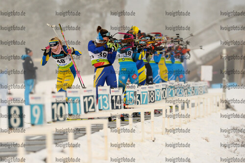 28.11.2021, xetx, Biathlon IBU Cup Idre, Pursuit Women, v.l. Ingela Andersson (SWEDEN), Natalia Ushkina (ROMANIA)