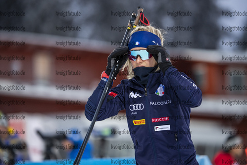 30.11.2021, xkvx, Biathlon IBU World Cup Oestersund, Training Women and Men, v.l. Hannah Auchentaller (Italy) schaut / looks on