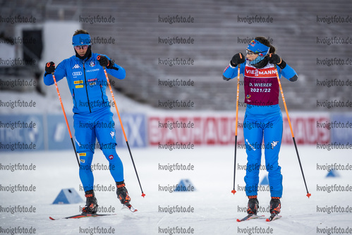 30.11.2021, xkvx, Biathlon IBU World Cup Oestersund, Training Women and Men, v.l. Coach Andrea Zattoni (Italy) und Dorothea Wierer (Italy) in aktion / in action competes