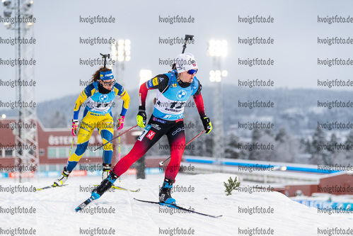 04.12.2021, xkvx, Biathlon IBU World Cup Oestersund, Pursuit Women, v.l. Marte Olsbu Roeiseland (Norway) in aktion / in action competes