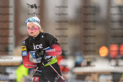 04.12.2021, xetx, Biathlon IBU Cup Sjusjoen, Mass Start Women, v.l. Juni Arnekleiv (NORWAY)  / 