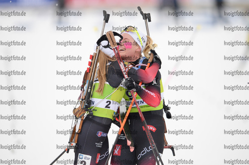 04.12.2021, xetx, Biathlon IBU Cup Sjusjoen, Mass Start Women, v.l. Karoline Erdal (NORWAY), Ragnhild Femsteinevik (NORWAY)  / 