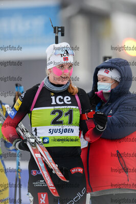 04.12.2021, xetx, Biathlon IBU Cup Sjusjoen, Mass Start Women, v.l. Aasne Skrede (NORWAY)  / 