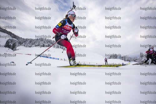 08.12.2021, xkvx, Biathlon IBU World Cup Hochfilzen, Training Women and Men, v.l. Karoline Offigstad Knotten (Norway) in aktion / in action competes