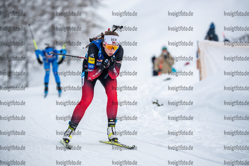 10.12.2021, xkvx, Biathlon IBU World Cup Hochfilzen, Sprint Women, v.l. Ida Lien (Norway) in aktion / in action competes