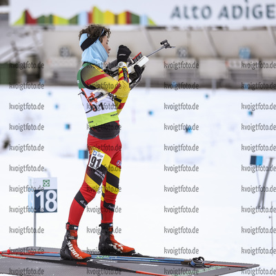 10.12.2021, xmcx, Biathlon IBU Junior Cup Martell, Individual Men, v.l. Hugo Fink (Belgium)  / 