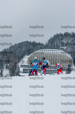 11.12.2021, xljkx, Cross Country FIS World Cup Davos, Men Sprint Final, v.l. Lucas Chanavat (France), Erik Valnes (Norway)  / 