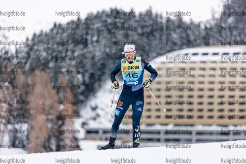 12.12.2021, xljkx, Cross Country FIS World Cup Davos, 10km Women, v.l. Victoria Carl (Germany)  / 