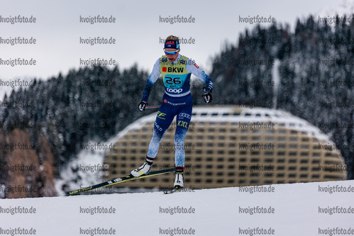 12.12.2021, xljkx, Cross Country FIS World Cup Davos, 10km Women, v.l. Anne Kylloenen (Finland)  / 