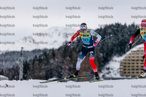 12.12.2021, xljkx, Cross Country FIS World Cup Davos, 10km Women, v.l. Ingvild Flugstad Oestberg (Norway)  / 