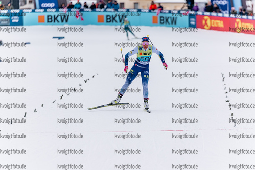 12.12.2021, xljkx, Cross Country FIS World Cup Davos, 10km Women, v.l. Kerttu Niskanen (Finland)  / 