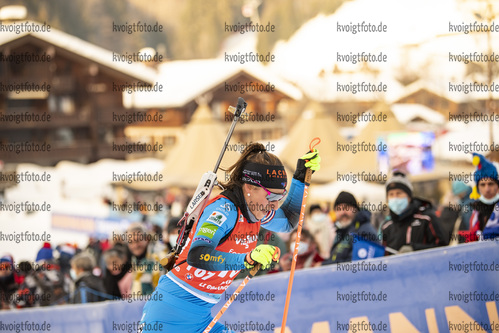 16.12.2021, xkvx, Biathlon IBU World Cup Le Grand Bornand, Sprint Women, v.l. Caroline Colombo (France) in aktion / in action competes