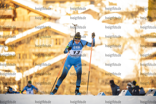 18.12.2021, xkvx, Biathlon IBU World Cup Le Grand Bornand, Pursuit Women, v.l. Julia Simon (France) in aktion / in action competes