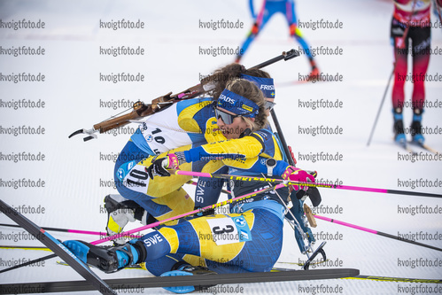 18.12.2021, xkvx, Biathlon IBU World Cup Le Grand Bornand, Pursuit Women, v.l. Hanna Oeberg (Sweden), Elvira Oeberg (Sweden) im Ziel / in the finish