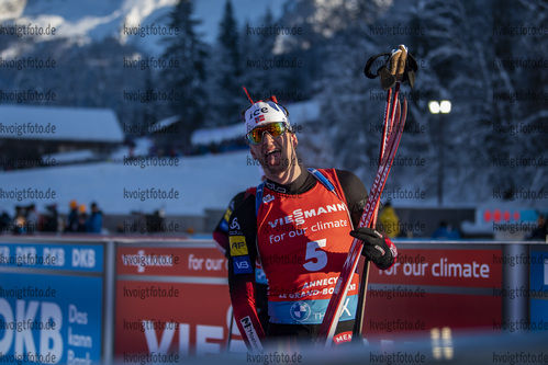 18.12.2021, xkvx, Biathlon IBU World Cup Le Grand Bornand, Pursuit Men, v.l. Sturla Holm Laegreid (Norway) im Ziel / in the finish