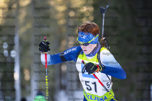18.12.2021, xsoex, Biathlon Alpencup Pokljuka, Sprint Men, v.l. Phillip Spoetter (Germany)  / 