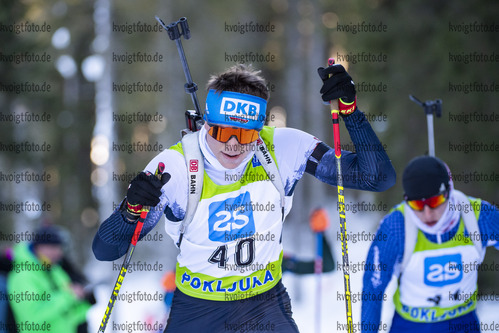 18.12.2021, xsoex, Biathlon Alpencup Pokljuka, Sprint Men, v.l. Linus Maier (Germany)  / 
