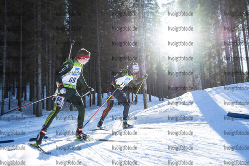 18.12.2021, xsoex, Biathlon Alpencup Pokljuka, Sprint Men, v.l. Luca Tizian Eberhardt (Germany), Hendrik Rudolph (Germany)  / 