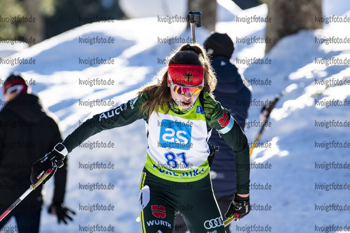 18.12.2021, xsoex, Biathlon Alpencup Pokljuka, Sprint Women, v.l. Antonia Schramm (Germany)  / 