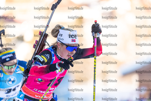19.12.2021, xkvx, Biathlon IBU World Cup Le Grand Bornand, Mass Start Women, v.l. Ingrid Landmark Tandrevold (Norway) in aktion / in action competes
