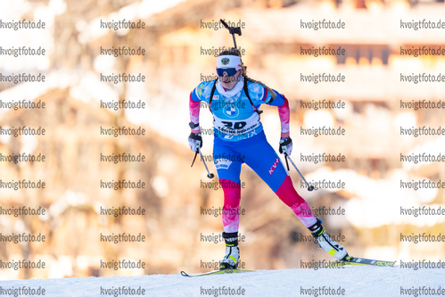 19.12.2021, xkvx, Biathlon IBU World Cup Le Grand Bornand, Mass Start Women, v.l. Svetlana Mironova (Russia) in aktion / in action competes
