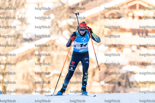 19.12.2021, xkvx, Biathlon IBU World Cup Le Grand Bornand, Mass Start Women, v.l. Vanessa Voigt (Germany) in aktion / in action competes