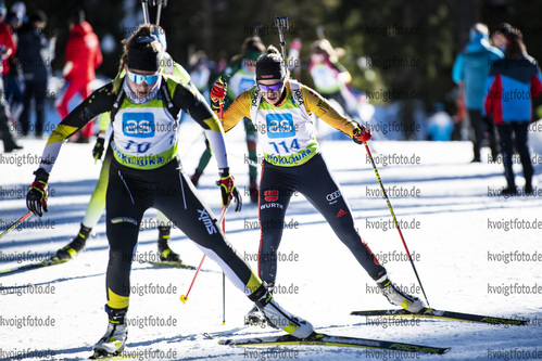 19.12.2021, xsoex, Biathlon Alpencup Pokljuka, Sprint Women, v.l. Karla Gehrmann (Germany), Franziska Pfnuer (Germany)  / 