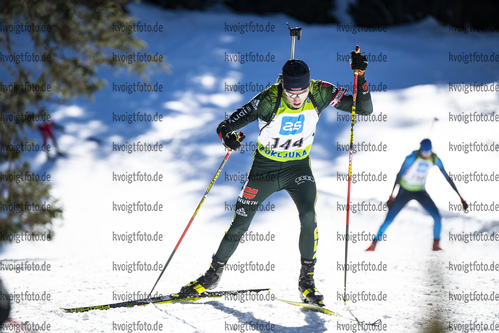 19.12.2021, xsoex, Biathlon Alpencup Pokljuka, Sprint Men, v.l. Simon Gross  (Germany)  / 