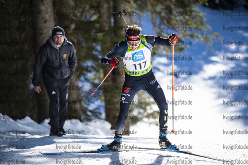 19.12.2021, xsoex, Biathlon Alpencup Pokljuka, Sprint Men, v.l. Franz Schaser  (Germany)  / 