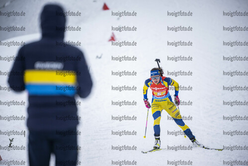 08.01.2022, xkvx, Biathlon IBU World Cup Oberhof, Mixed Relay, v.l. Hanna Oeberg (Sweden) in aktion / in action competes