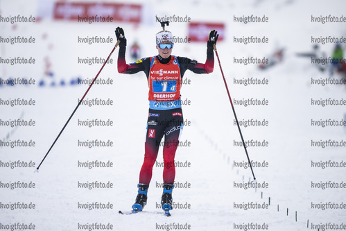 08.01.2022, xkvx, Biathlon IBU World Cup Oberhof, Mixed Relay, v.l. Marte Olsbu Roeiseland (Norway) gewinnt die Goldmedaille / wins the gold medal