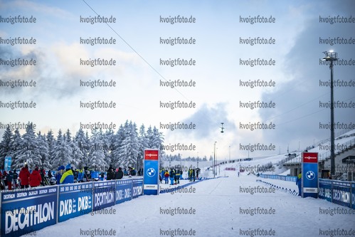 08.01.2022, xkvx, Biathlon IBU World Cup Oberhof, Single Mixed Relay, v.l. Feature / Landschaft / Ziel / Finish  / 
