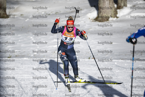 13.01.2022, xsoex, Biathlon IBU Junior Cup Pokljuka, Sprint Women, v.l. Lara Vogl (Germany) in aktion / in action competes