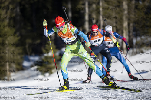 13.01.2022, xsoex, Biathlon IBU Junior Cup Pokljuka, Sprint Men, v.l. Tadej Repnik (Slovenia), Hans Koellner (Germany) in aktion / in action competes