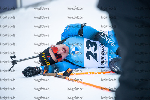 16.01.2022, xkvx, Biathlon IBU World Cup Ruhpolding, Pursuit Women, v.l. Julia Simon (France) im Ziel / in the finish