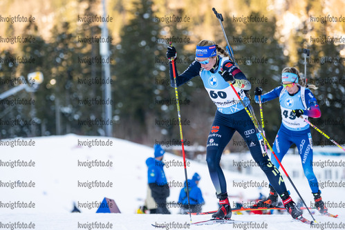 16.01.2022, xkvx, Biathlon IBU World Cup Ruhpolding, Pursuit Women, v.l. Vanessa Hinz (Germany) in aktion / in action competes