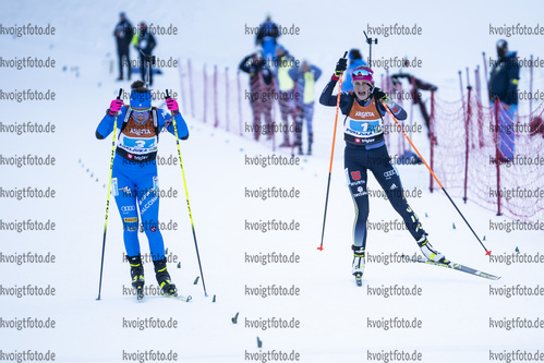 16.01.2022, xsoex, Biathlon IBU Junior Cup Pokljuka, Mixed Relay, v.l. Gaia Brunetto (Italy), Luise Mueller (Germany) im Ziel / in the finish