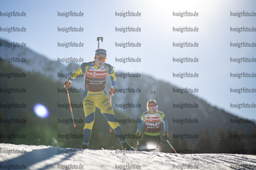 19.01.2022, xkvx, Biathlon IBU World Cup Anterselva, Training Women and Men, v.l. Johanna Skottheim (Sweden) in aktion / in action competes