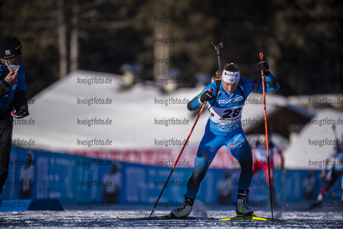 21.01.2022, xkvx, Biathlon IBU World Cup Anterselva, Individual Women, v.l. Justine Braisaz-Bouchet (France) in aktion / in action competes