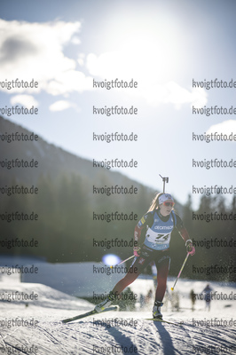 21.01.2022, xkvx, Biathlon IBU World Cup Anterselva, Individual Women, v.l. Emilie Aagheim Kalkenberg (Norway) in aktion / in action competes