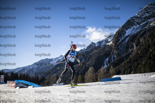 21.01.2022, xkvx, Biathlon IBU World Cup Anterselva, Individual Women, v.l. Juliane Fruehwirt (Germany) in aktion / in action competes