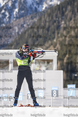 25.01.2022, xkvx, Biathlon Training Anterselva, v.l. Vanessa Voigt (Germany) in aktion am Schiessstand / at the shooting range